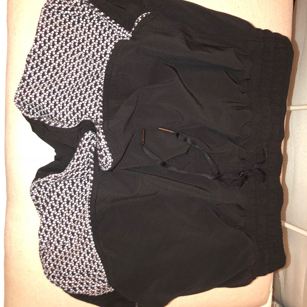 lulu lemon reversible shorts size 6 4 inch